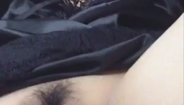Bé gái và quả dưa chuột làm anh em viewer nứng cặc không chịu được