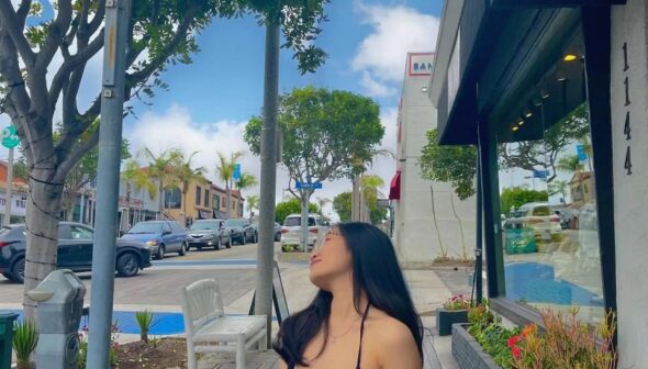 Clip sex em Huyền Vy vú quả mướp cực ngon