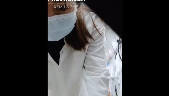 Thichsex Em y tá show body thay đồ đi tắm