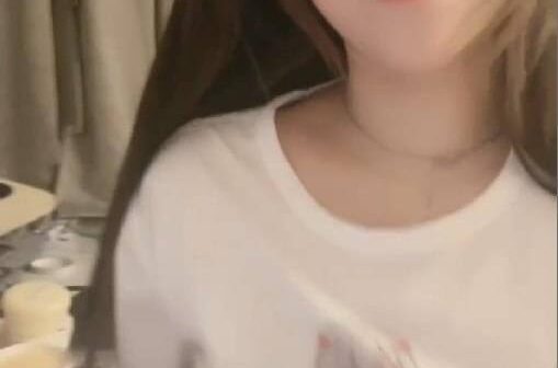Luojiuchuan private show xinh thật anh em nhỉ