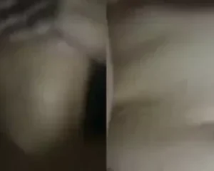 Đụ chị máy bay mũm mĩm bịt mồm đéo dám rên vì sợ hàng xóm nghe thấy